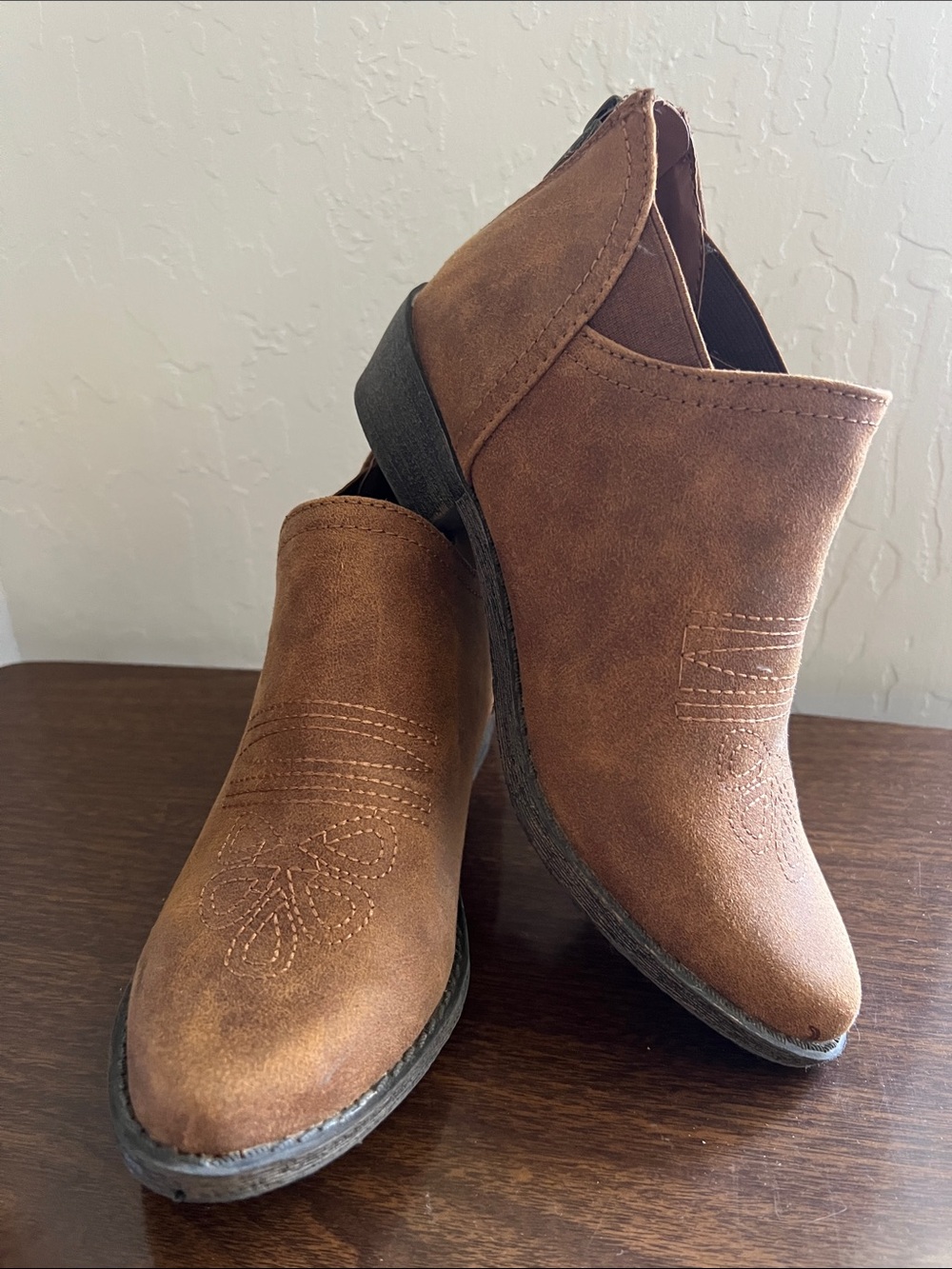 Cat & Jack Brown Western-Inspired Ankle Booties Size 2 big Girl